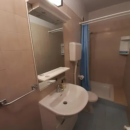 Cebalo - Ekonomija Apartman *